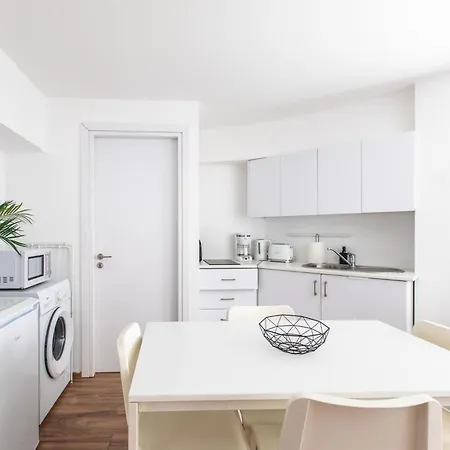 Apartment Cozy 2-bedroom Near Finikoudes